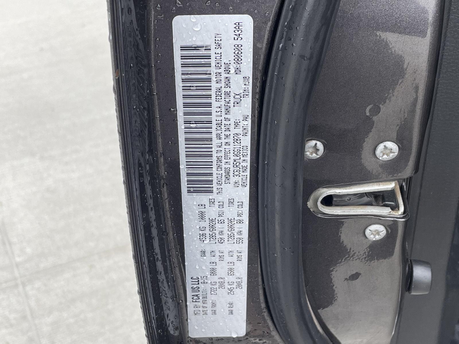Vehicle photo 11