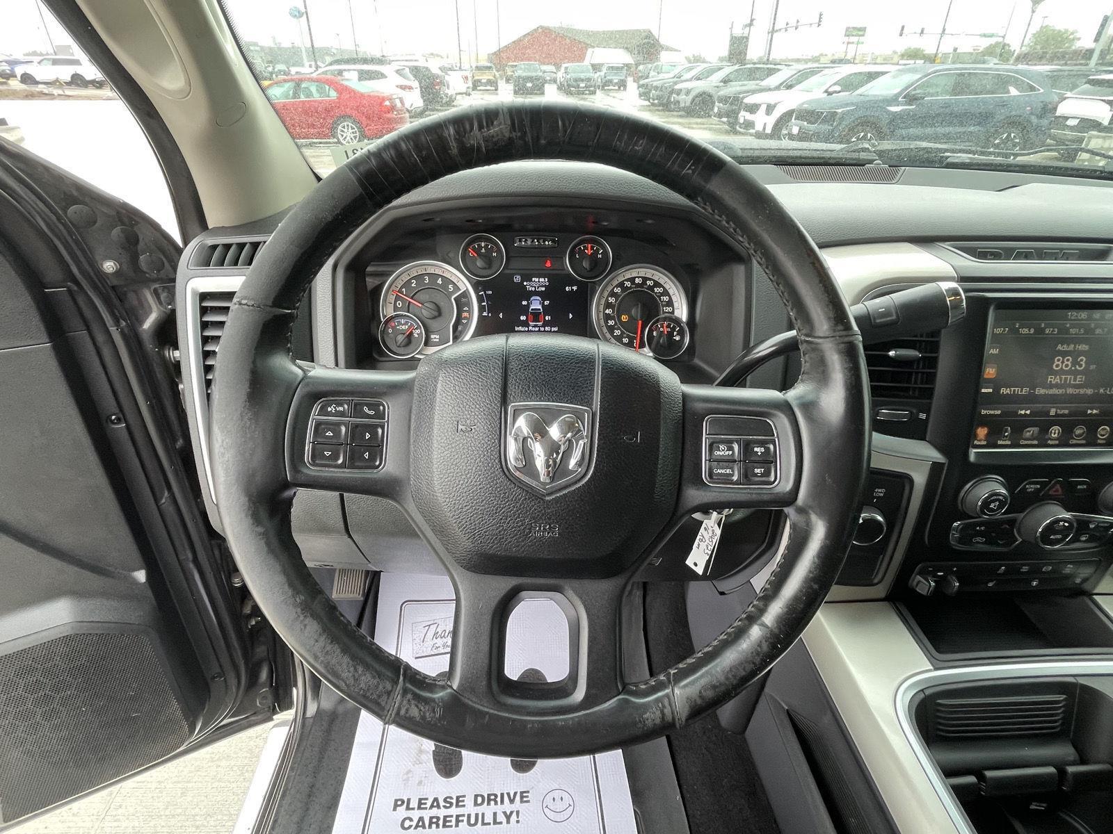 Vehicle photo 13