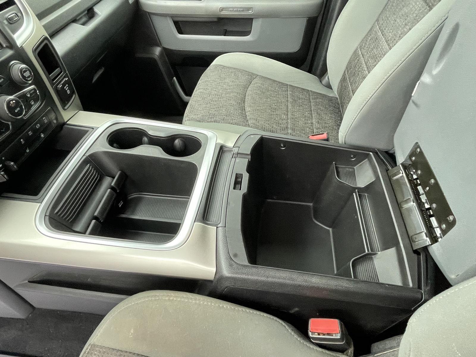 Vehicle photo 15
