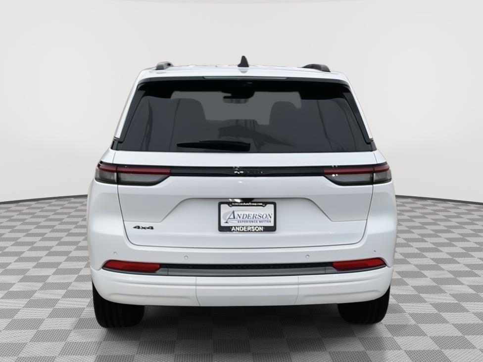 Vehicle photo 4