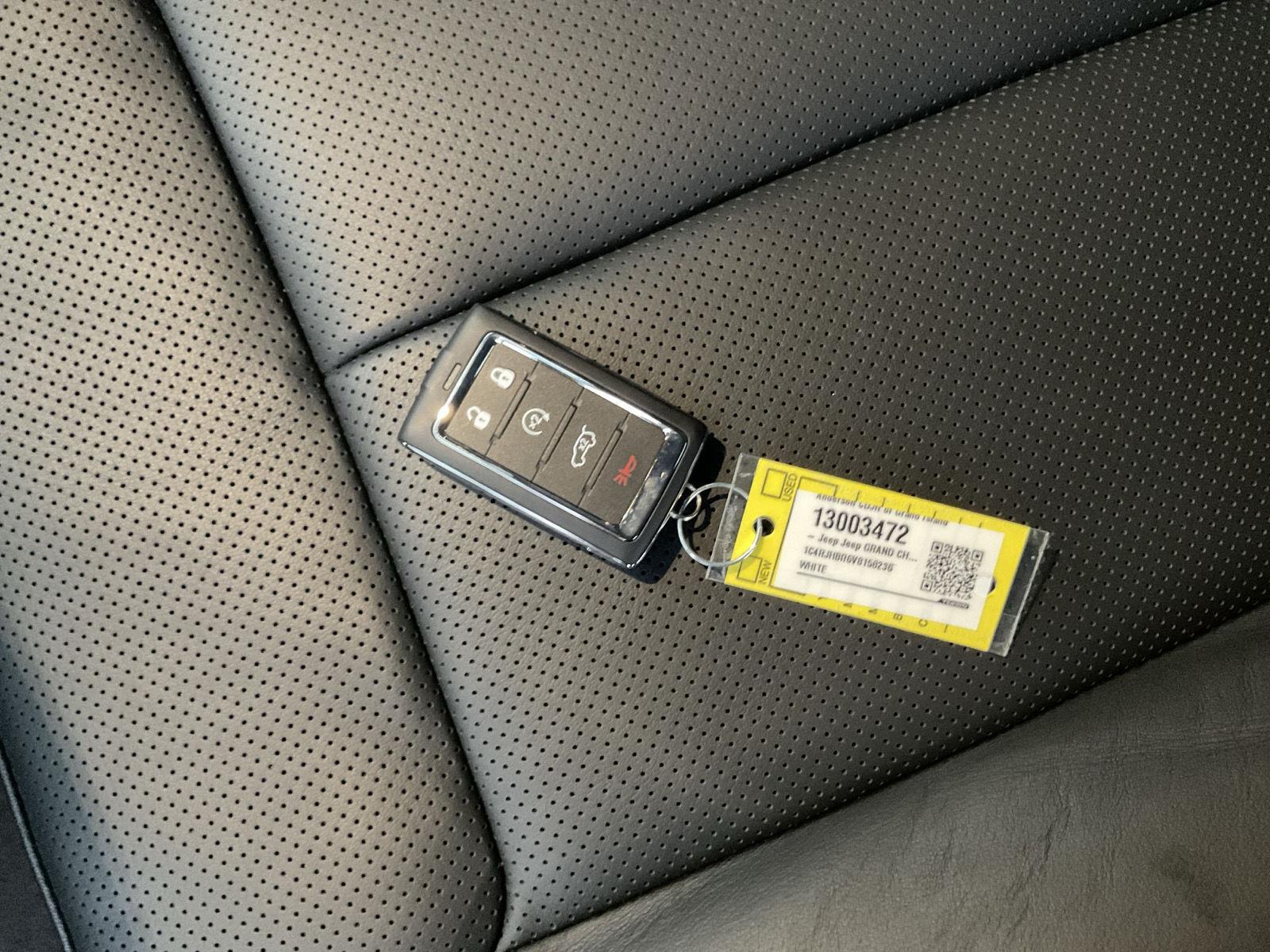 Vehicle photo 19