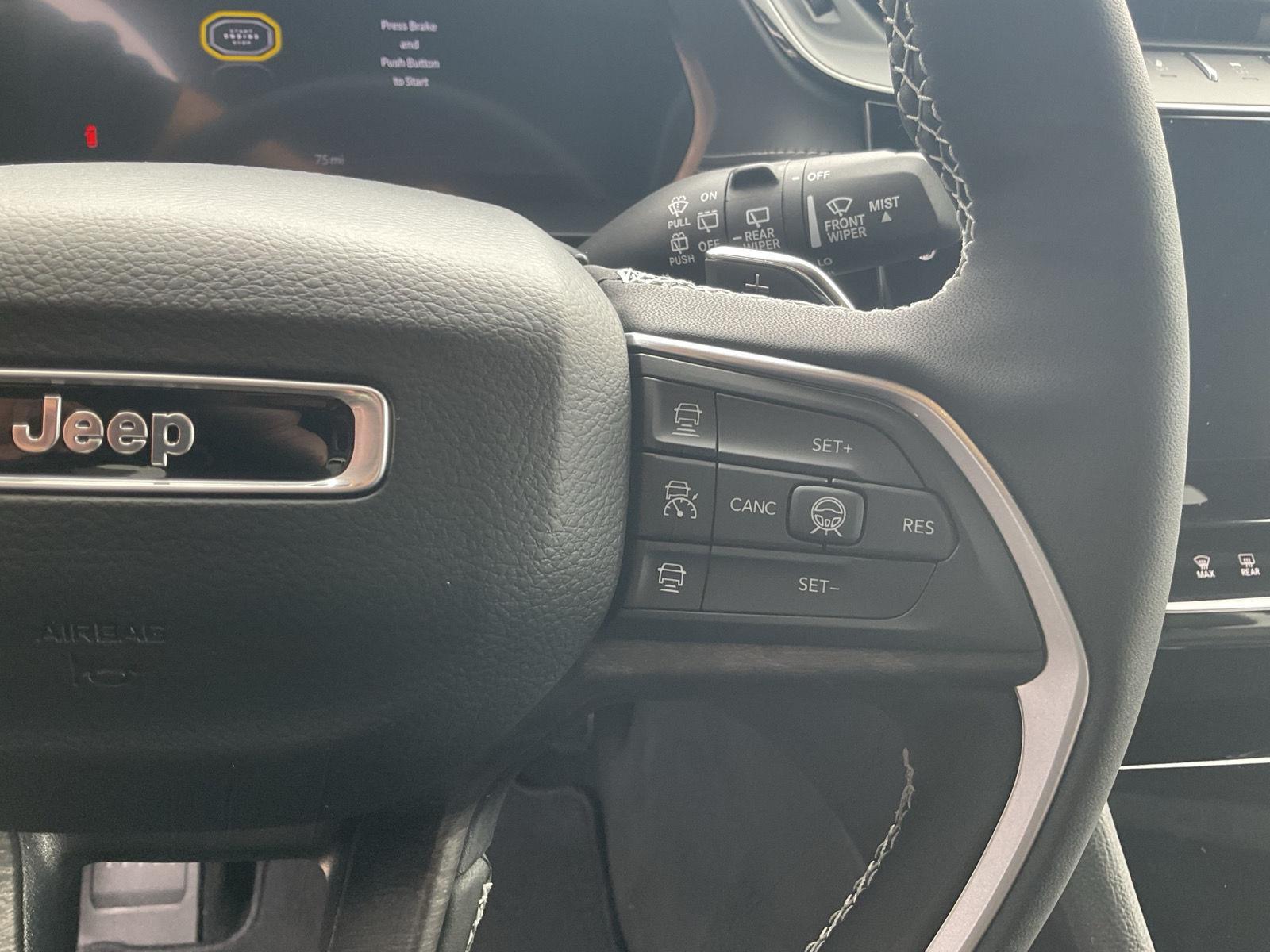Vehicle photo 10
