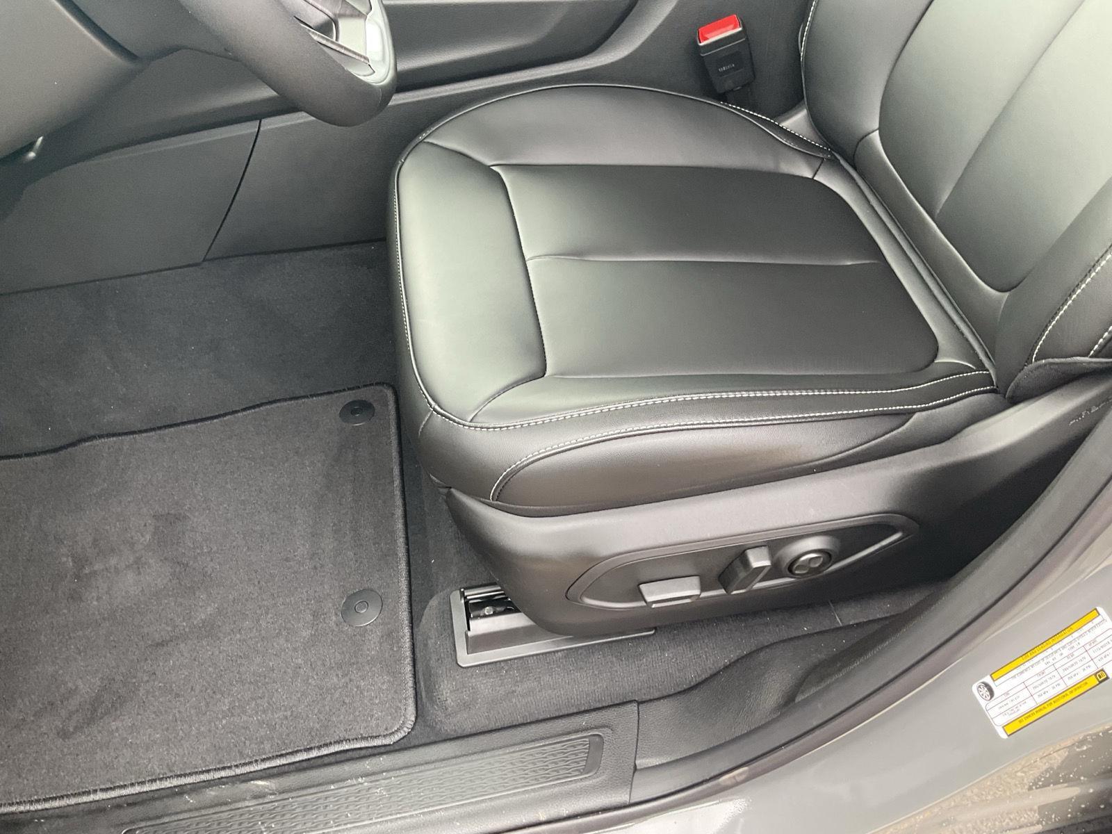 Vehicle photo 15