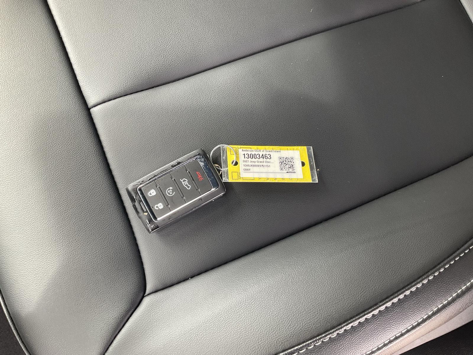 Vehicle photo 21