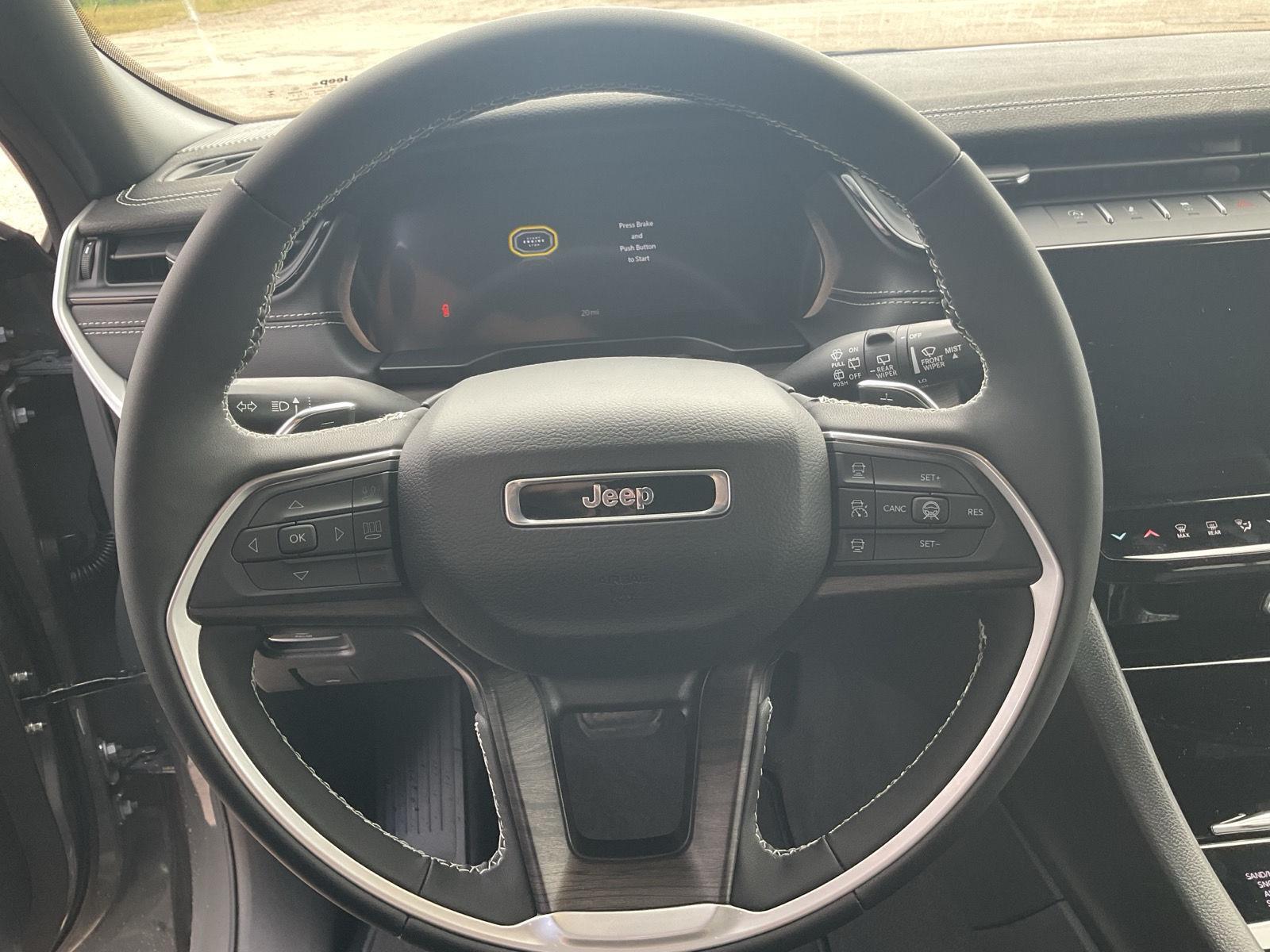 Vehicle photo 9