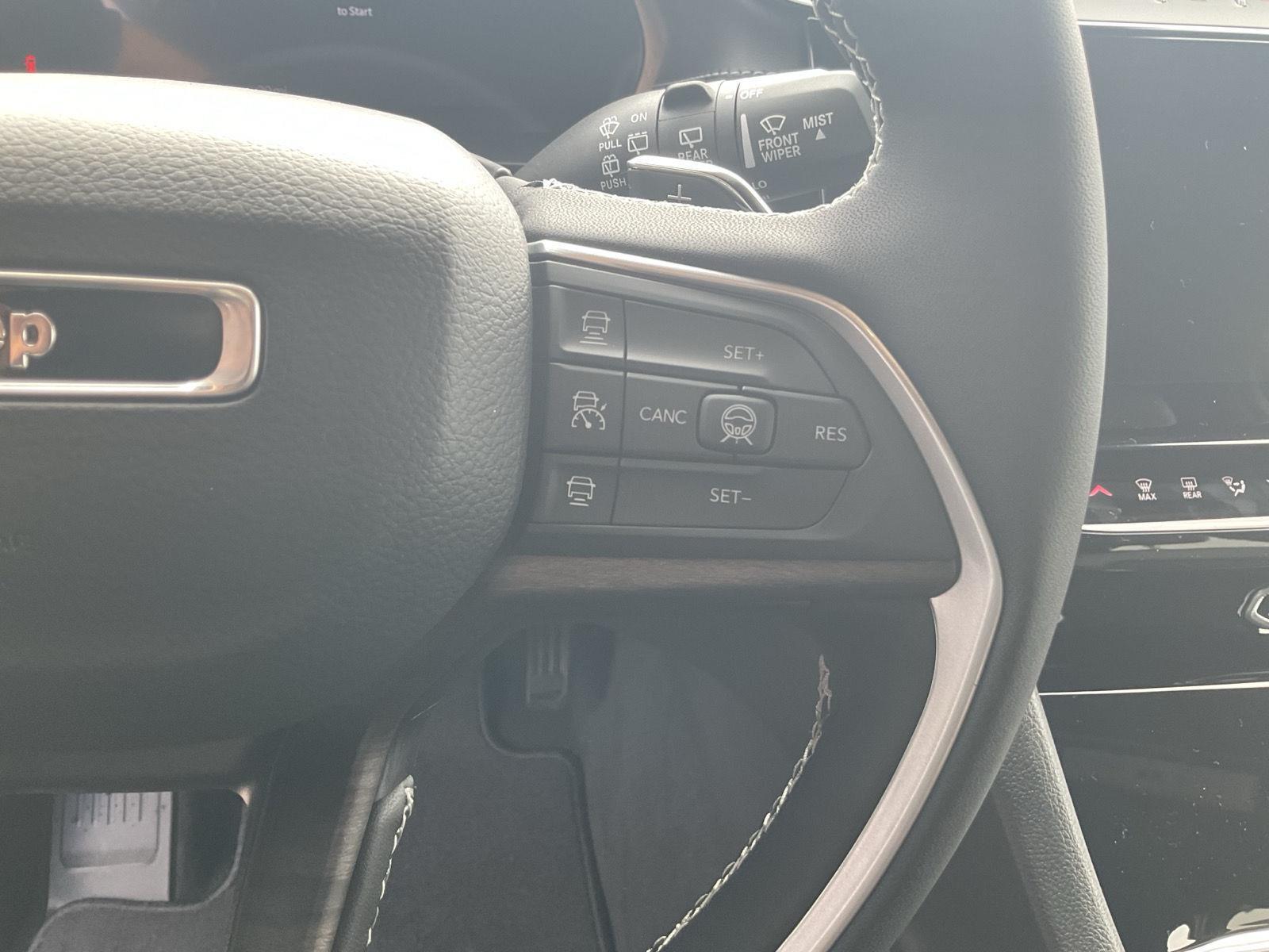 Vehicle photo 11