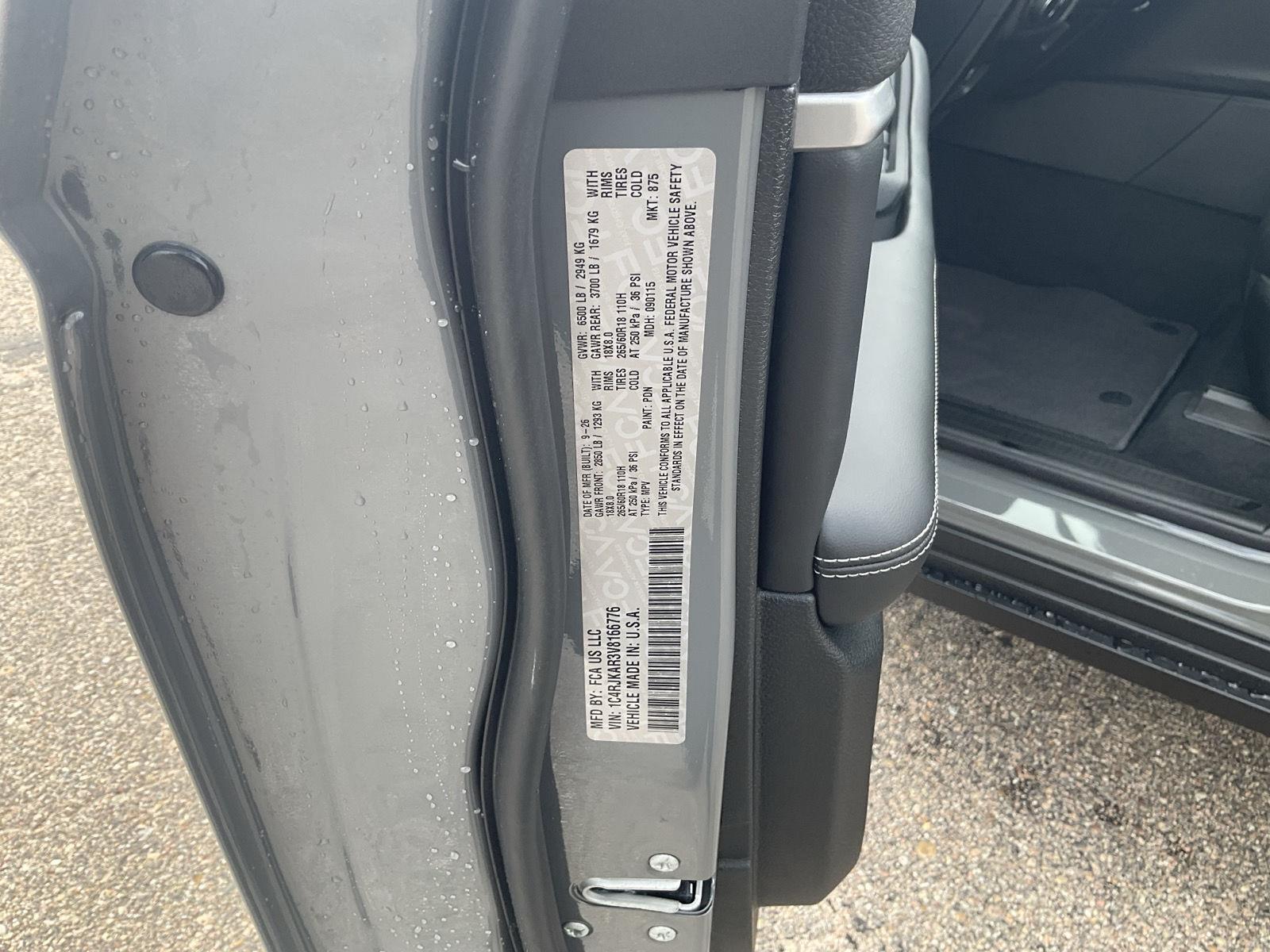Vehicle photo 20