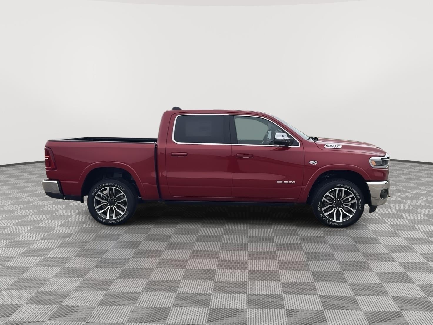 Vehicle photo 6
