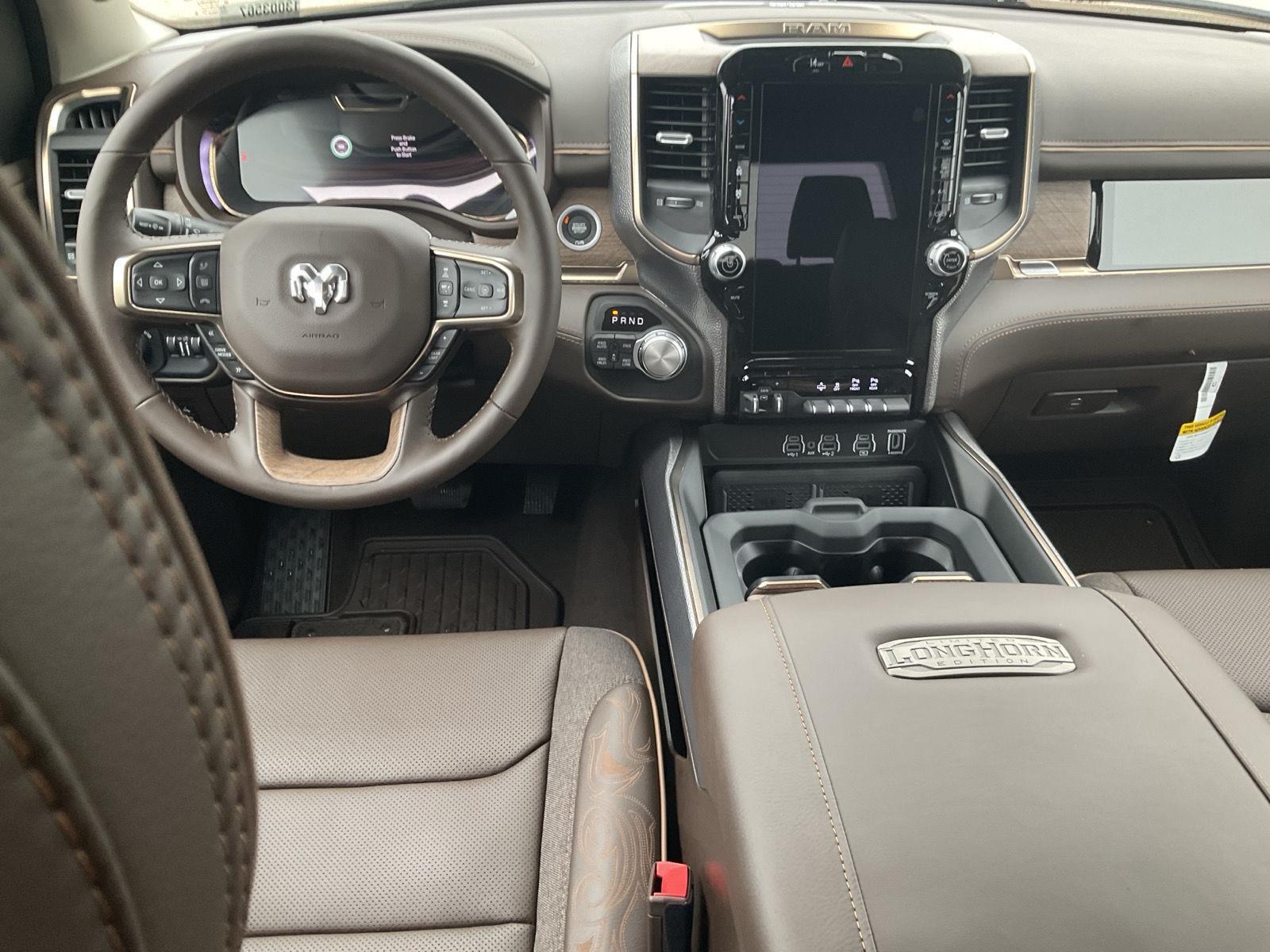 Vehicle photo 17