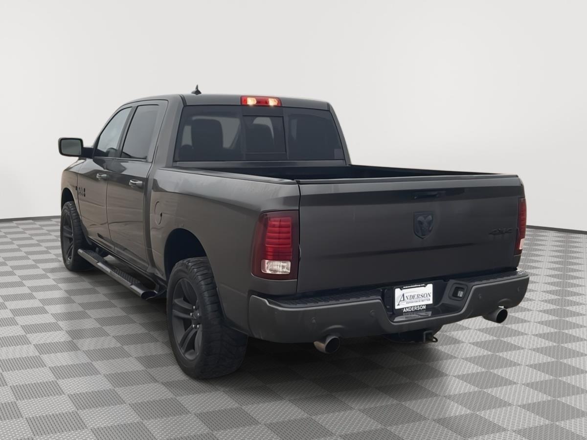 Vehicle photo 3