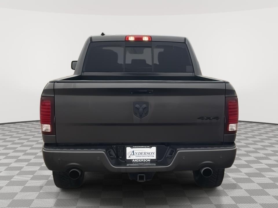 Vehicle photo 4