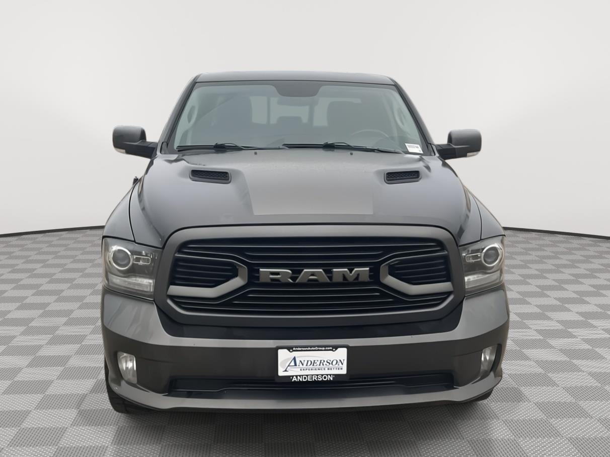 Vehicle photo 8