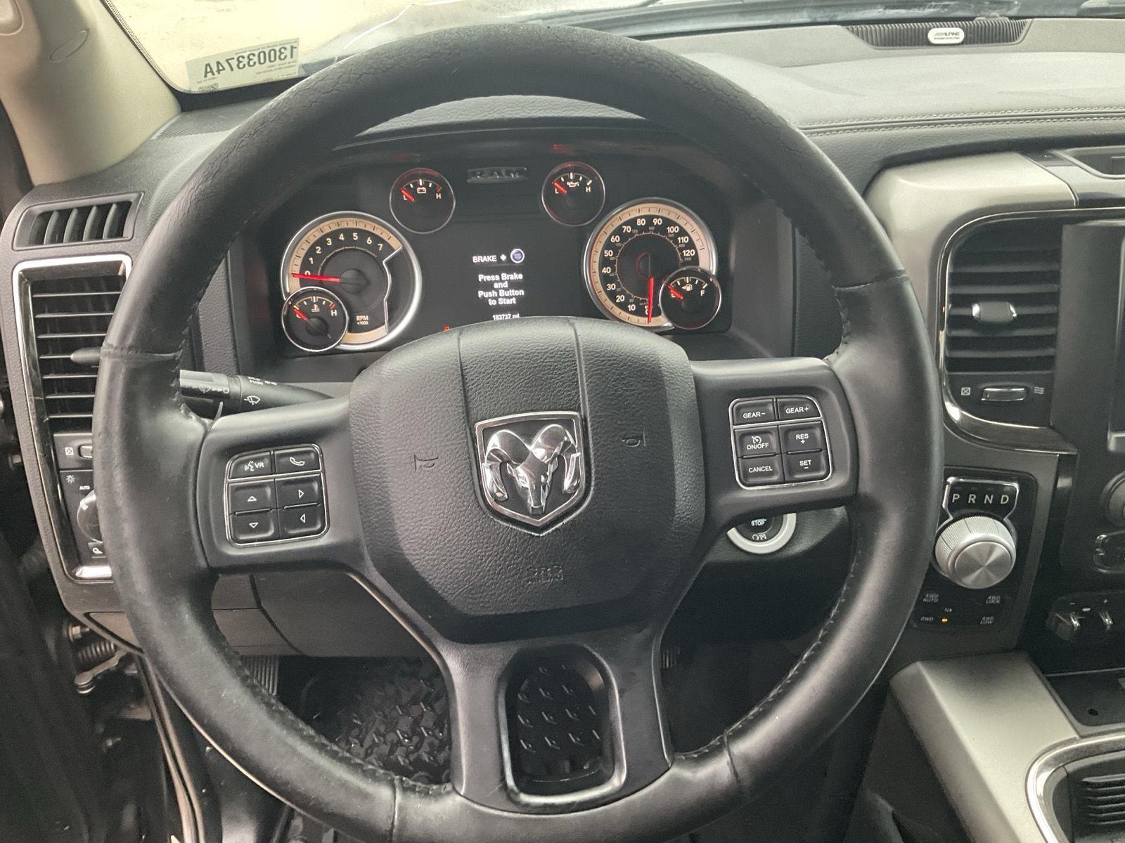 Vehicle photo 9