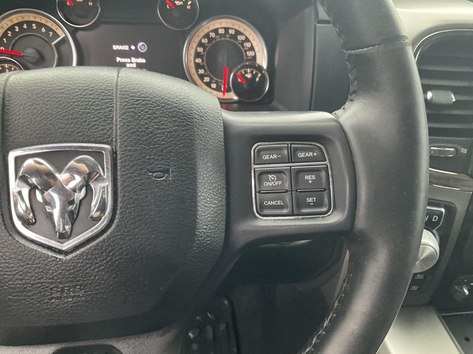 Vehicle photo 12
