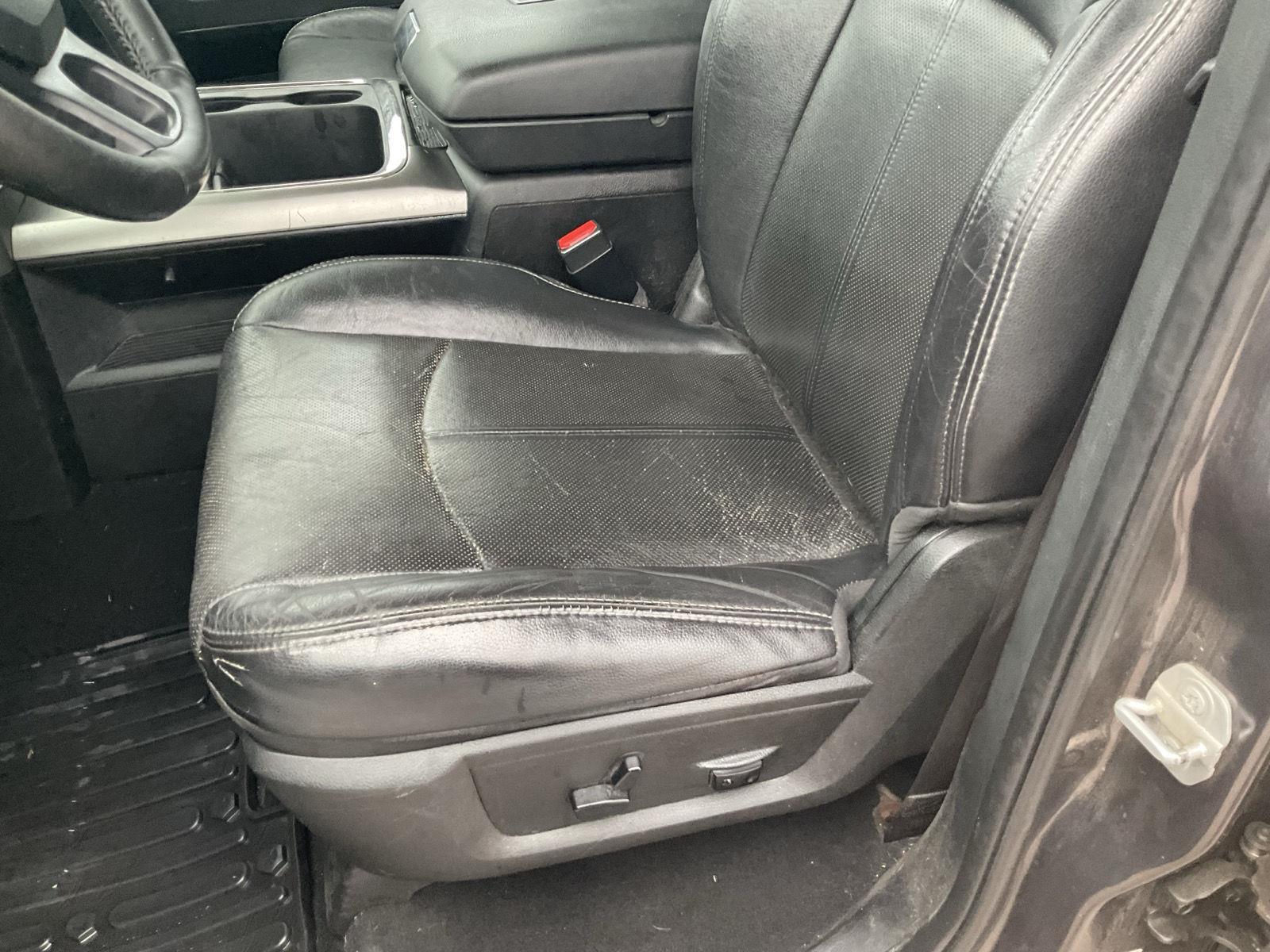 Vehicle photo 16