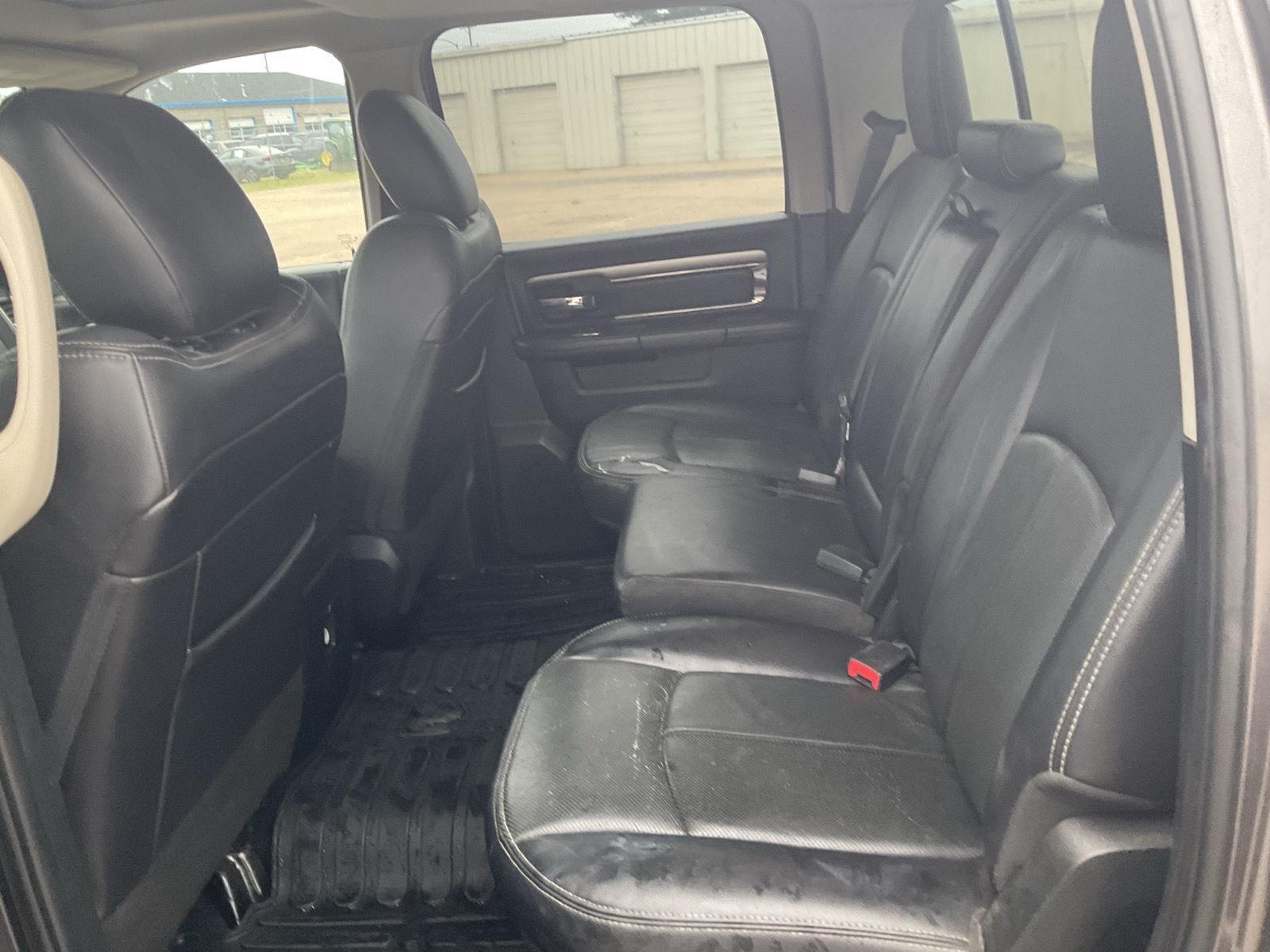 Vehicle photo 17