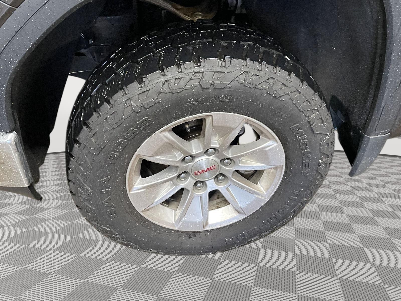Vehicle photo 10