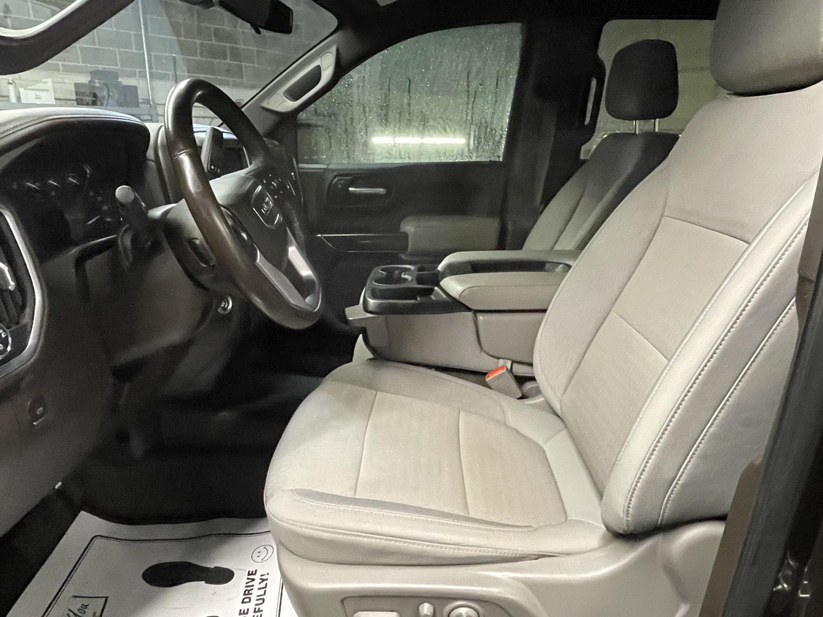 Vehicle photo 13