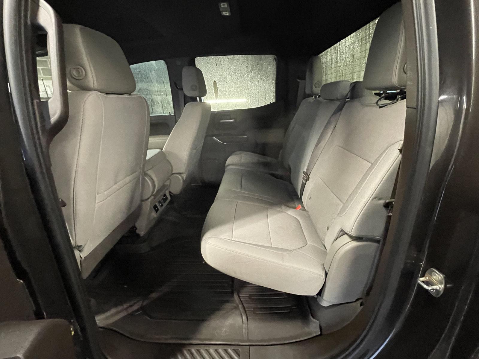 Vehicle photo 15