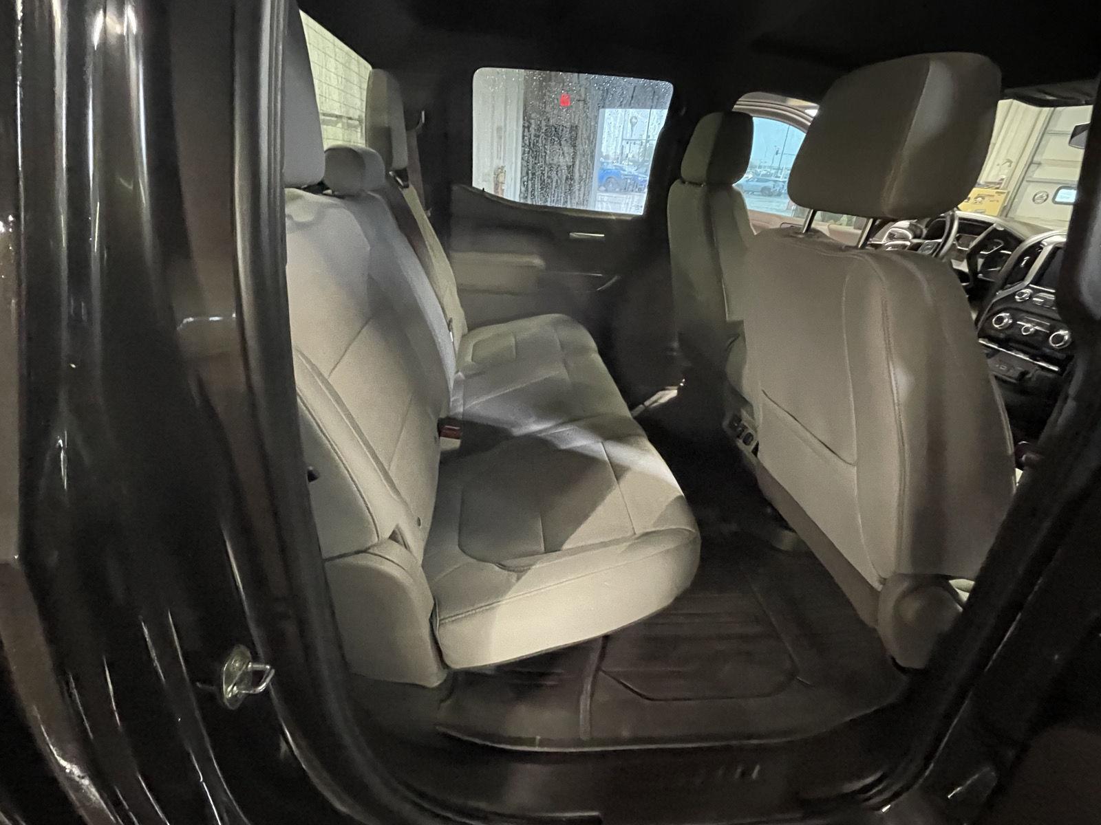 Vehicle photo 16