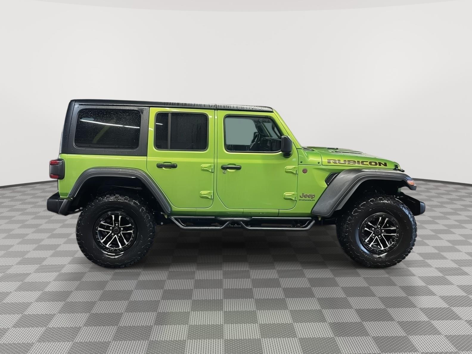 Vehicle photo 7