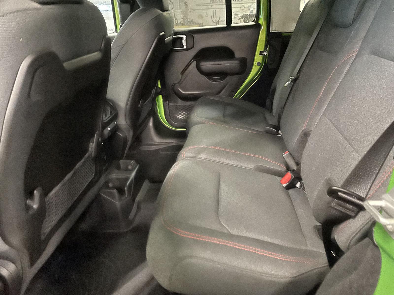 Vehicle photo 14