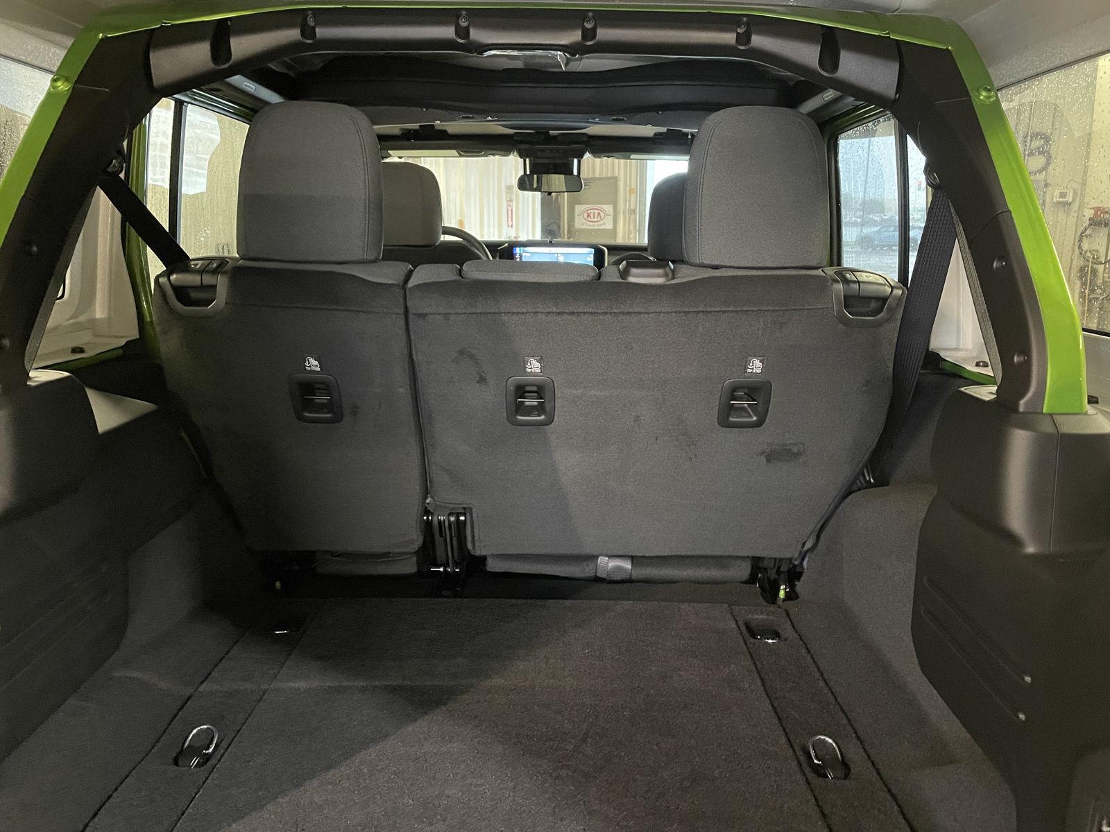 Vehicle photo 15