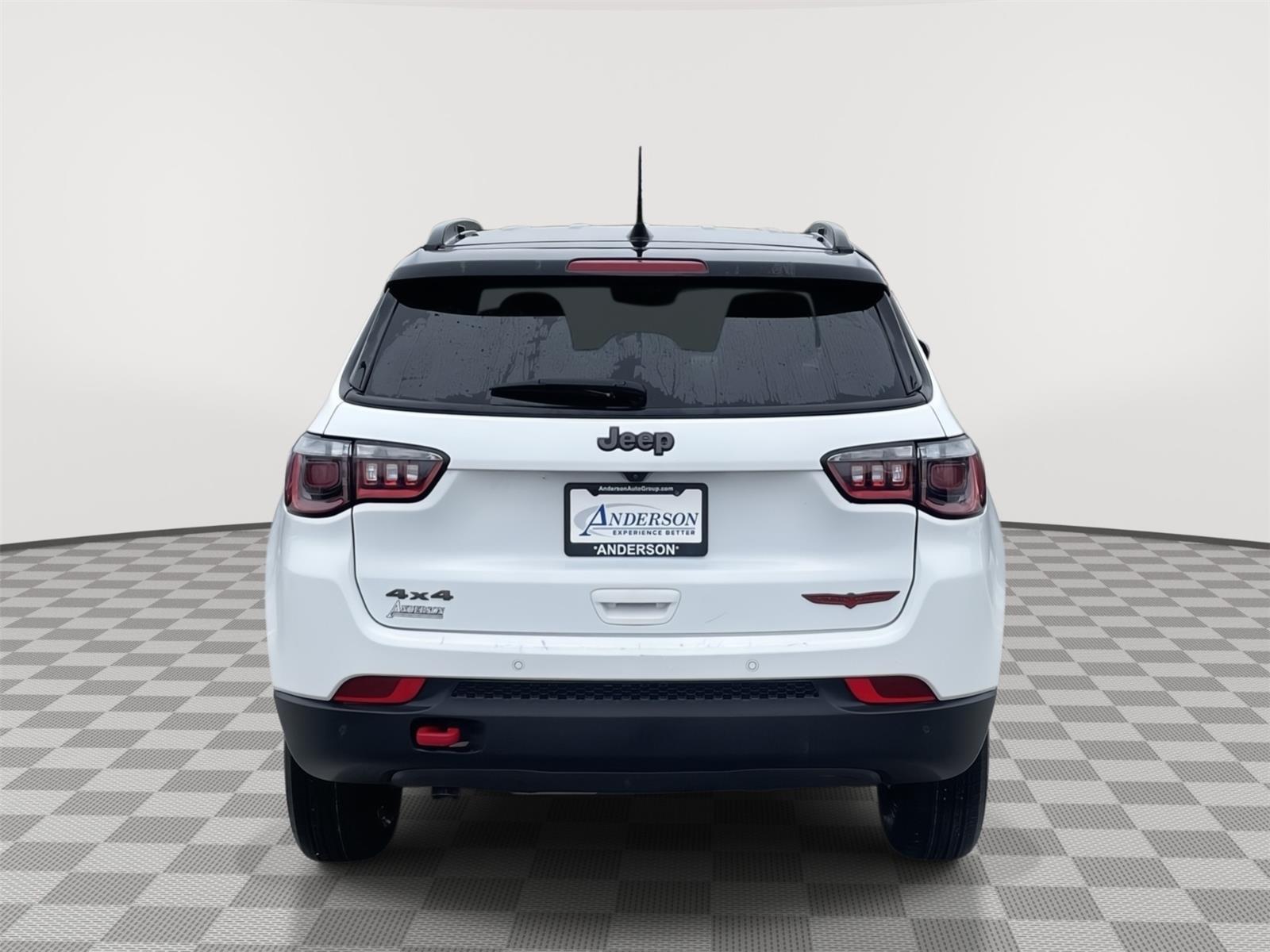 Vehicle photo 5