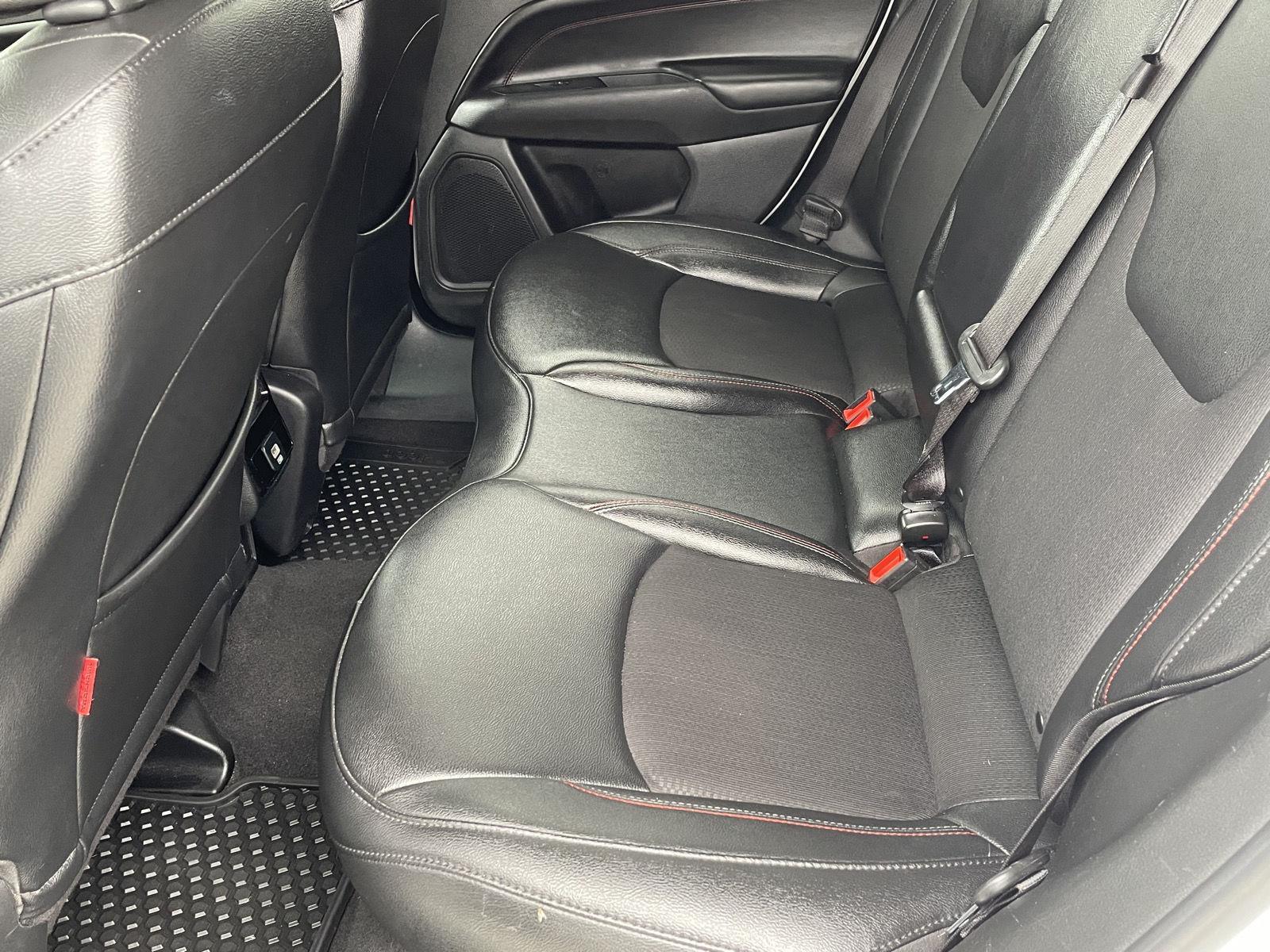 Vehicle photo 15
