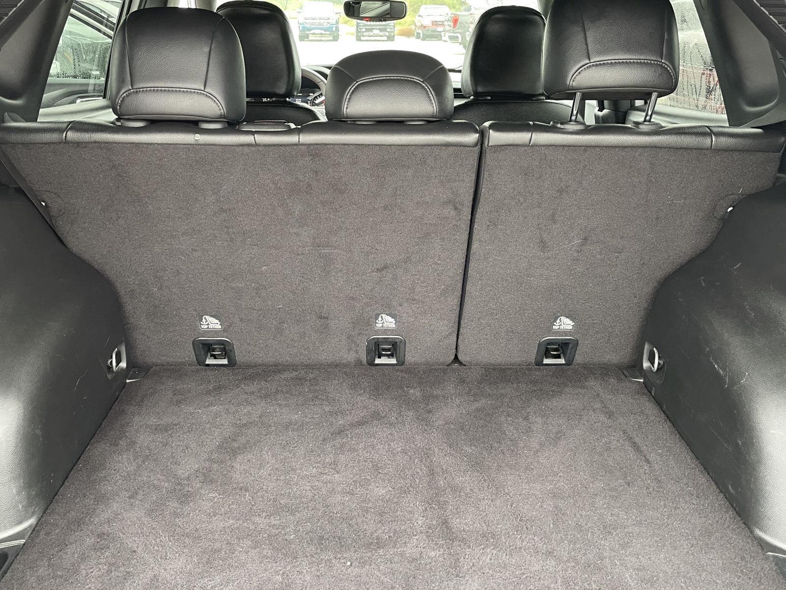 Vehicle photo 16