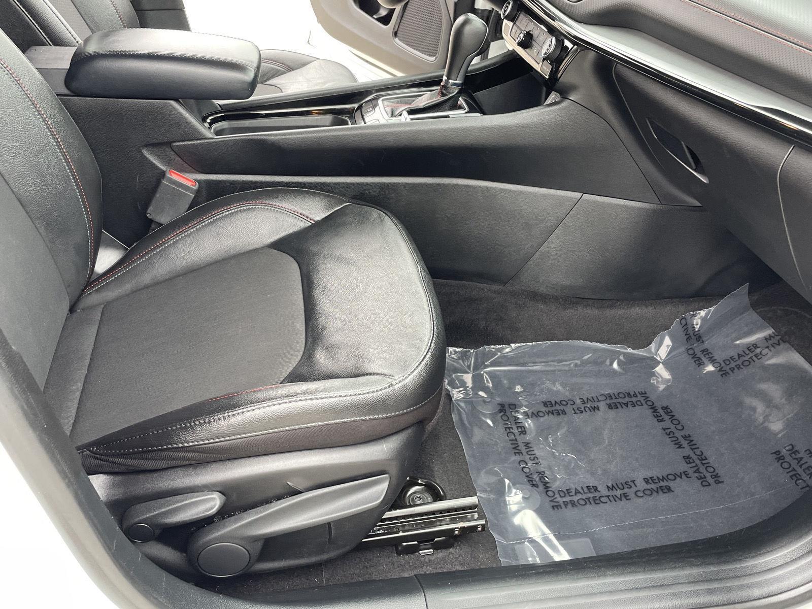 Vehicle photo 18
