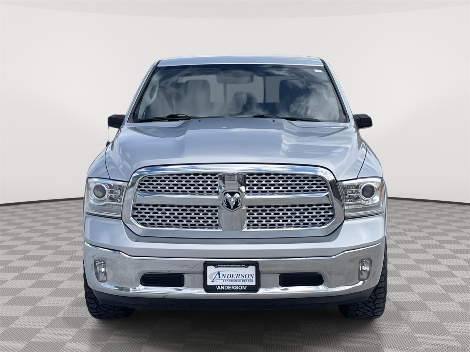 Vehicle photo 9