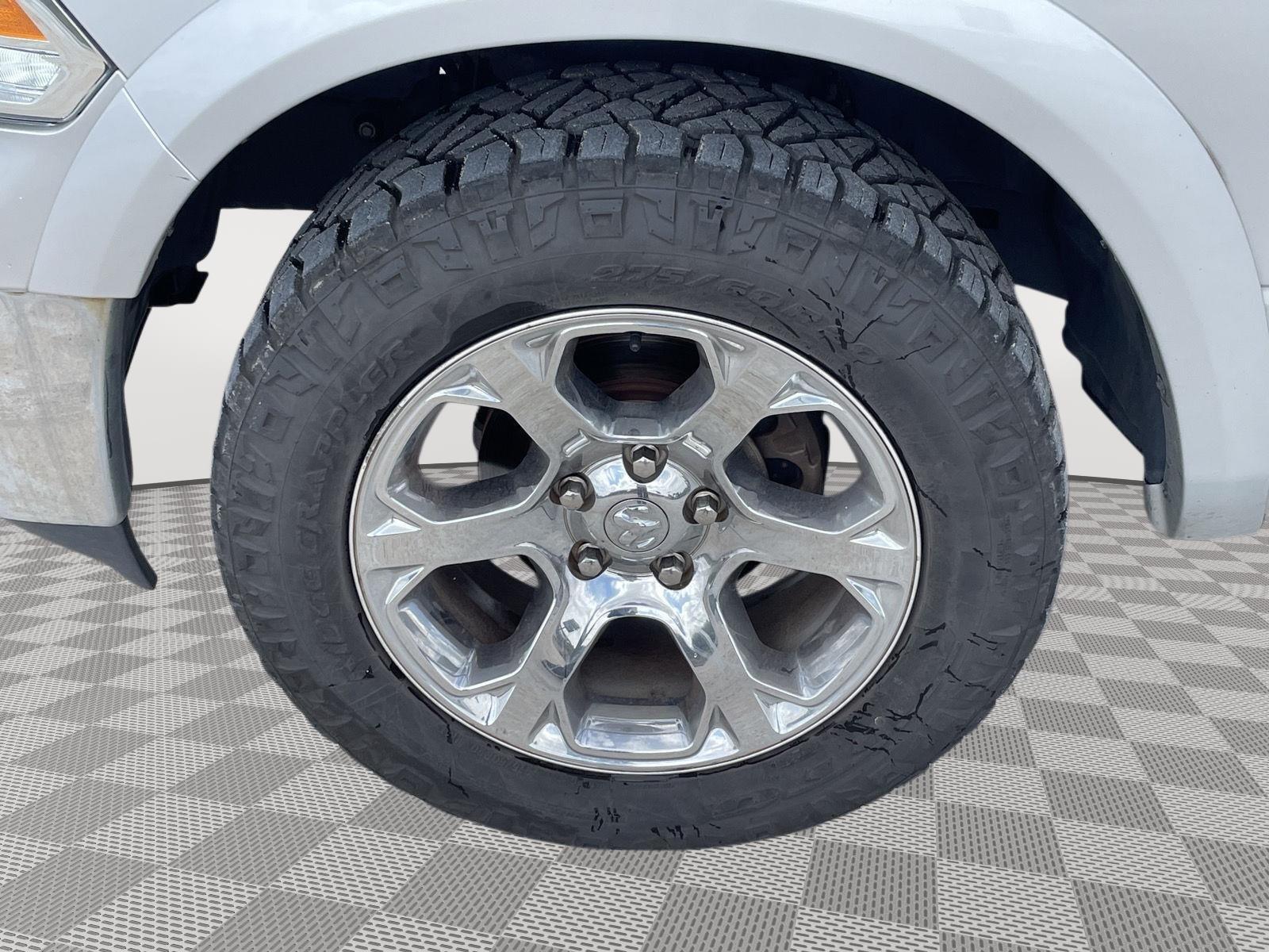 Vehicle photo 10