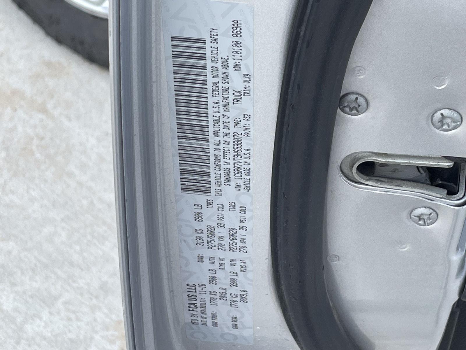 Vehicle photo 11