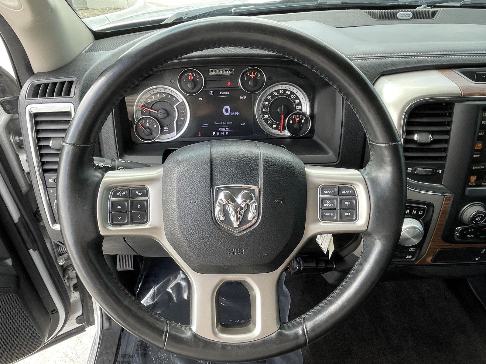 Vehicle photo 13