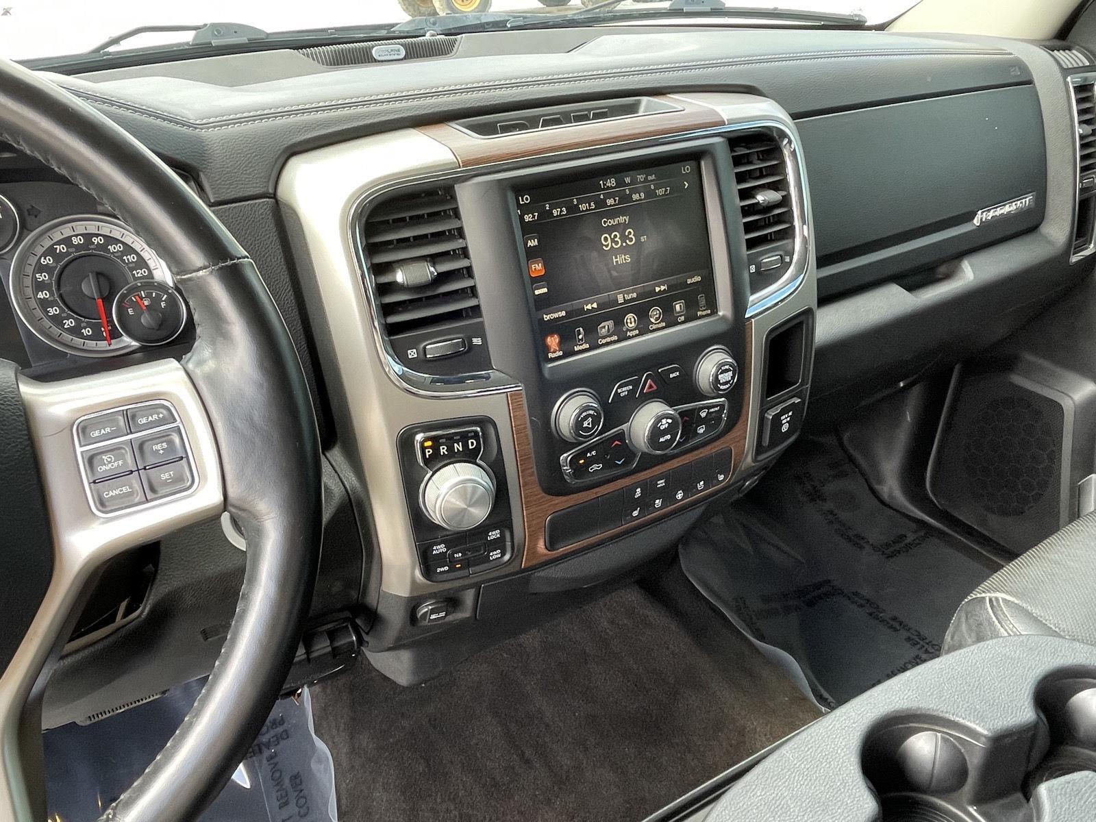 Vehicle photo 15