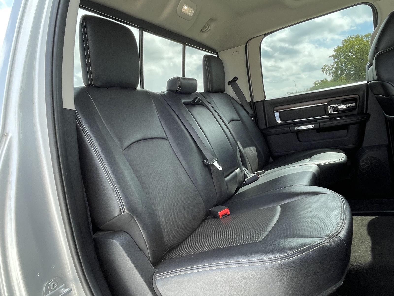 Vehicle photo 20