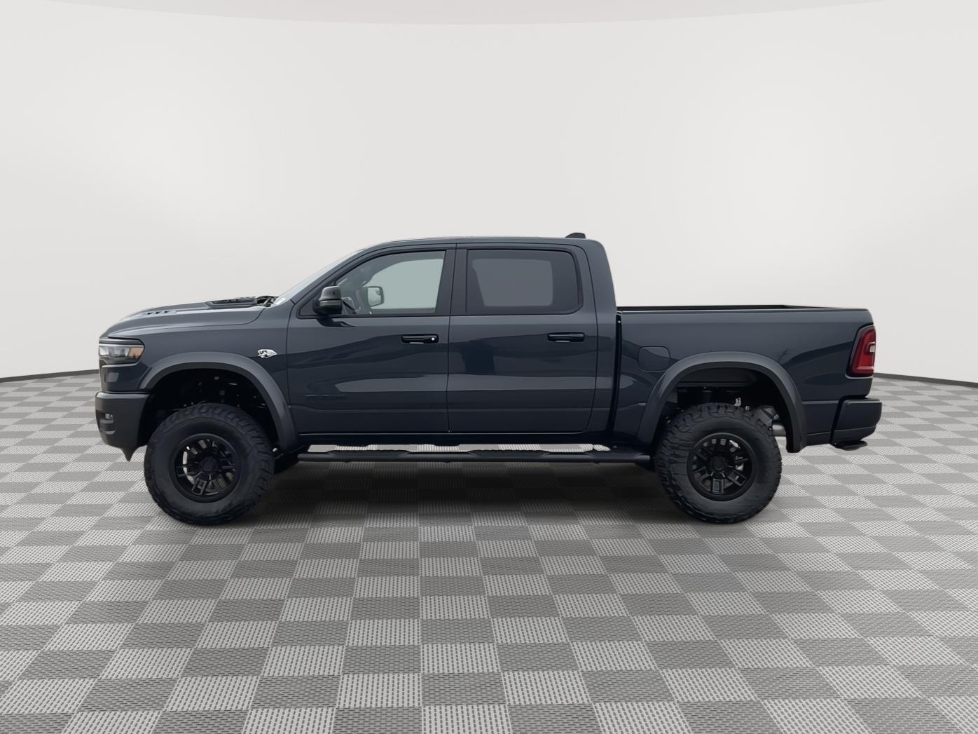 Vehicle photo 2