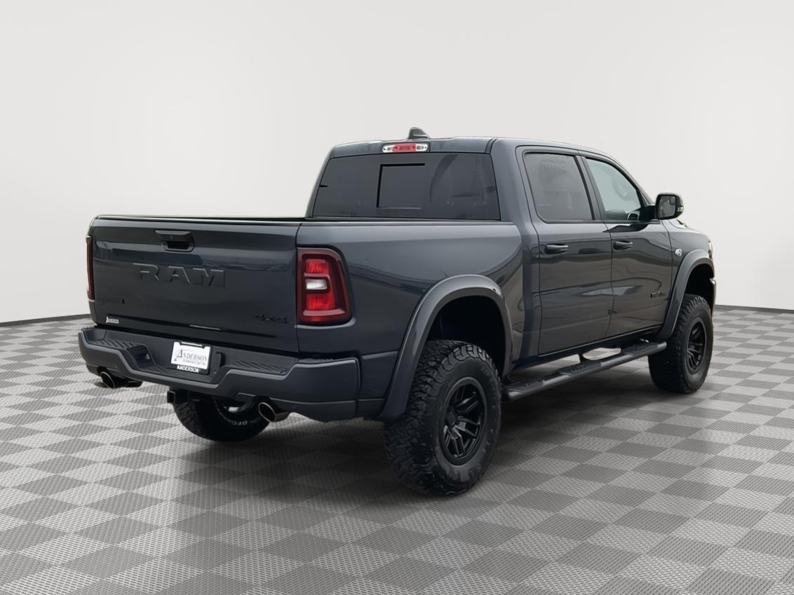 Vehicle photo 5