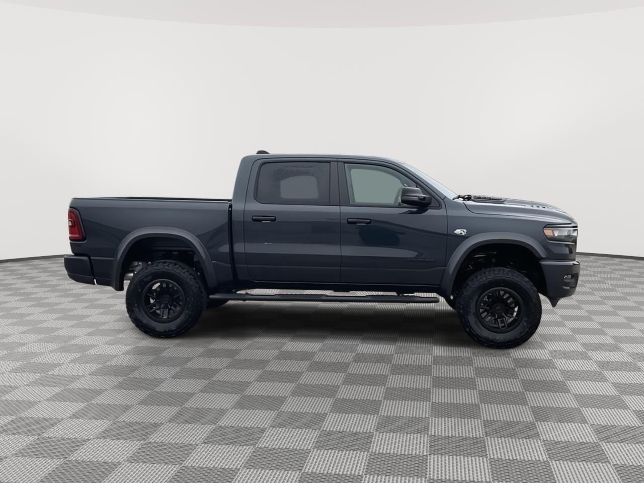 Vehicle photo 6