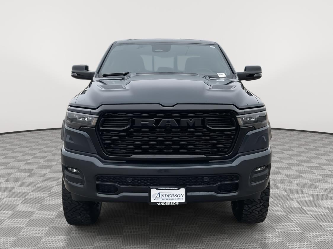 Vehicle photo 8