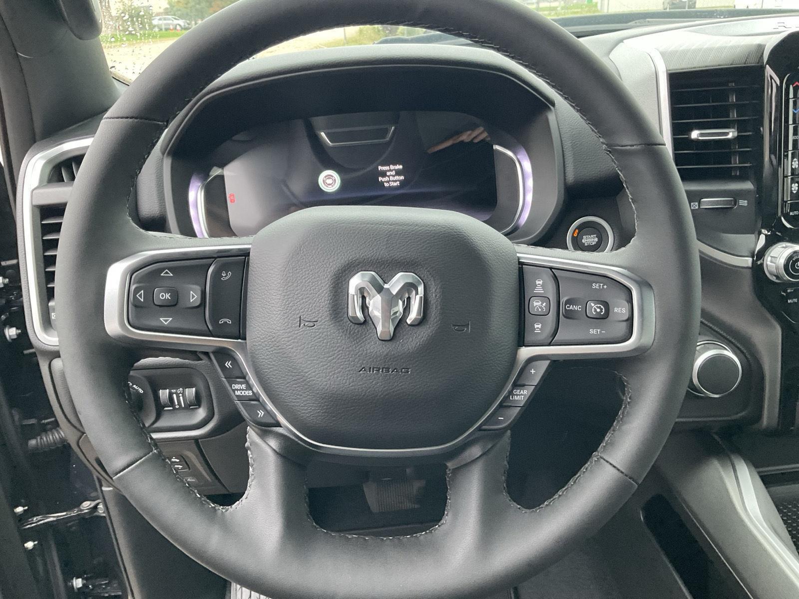 Vehicle photo 9