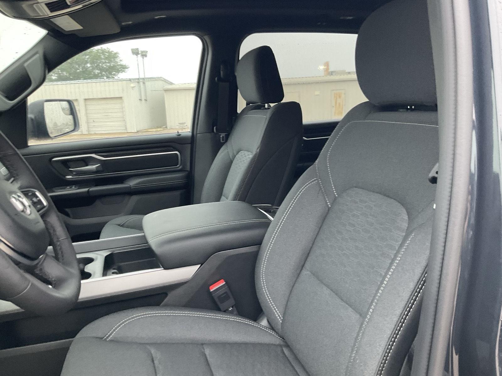 Vehicle photo 15