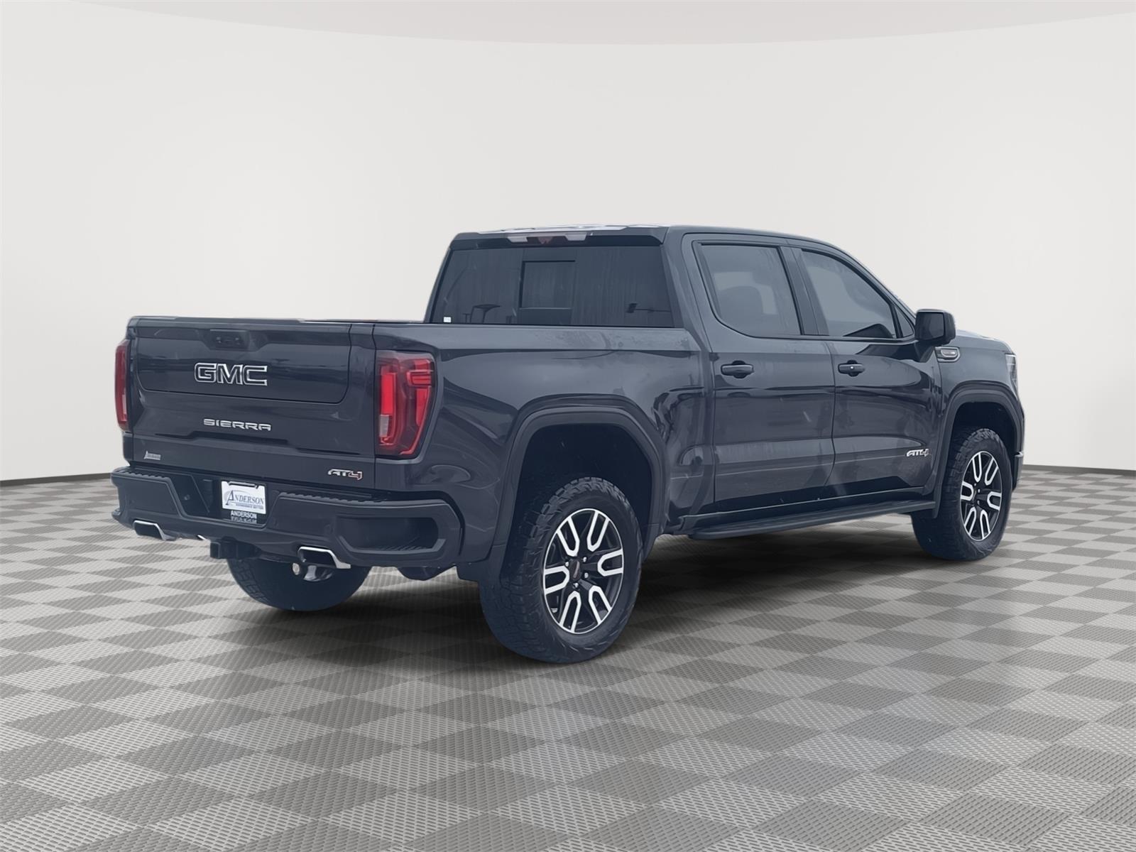 Vehicle photo 6
