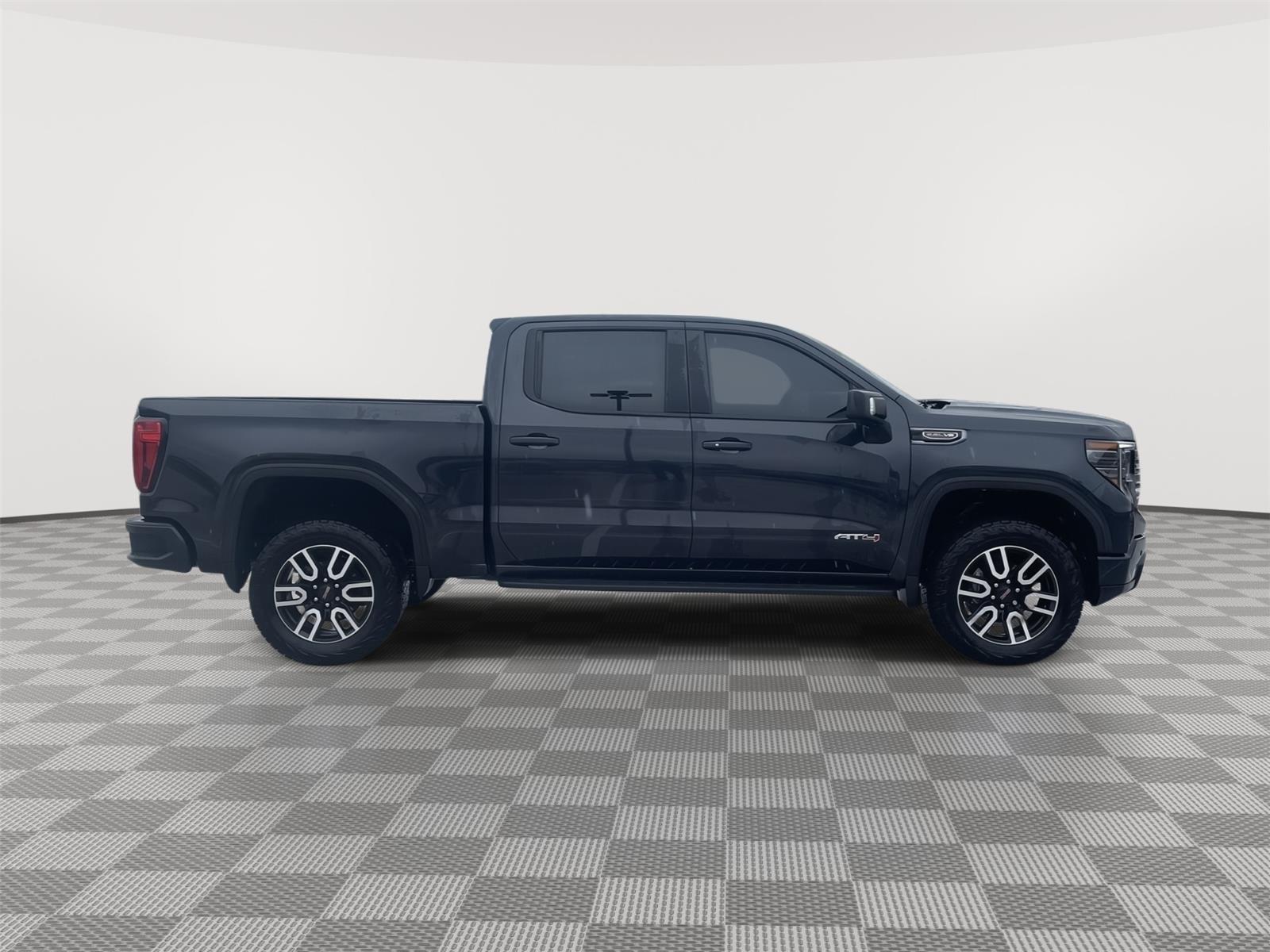 Vehicle photo 7