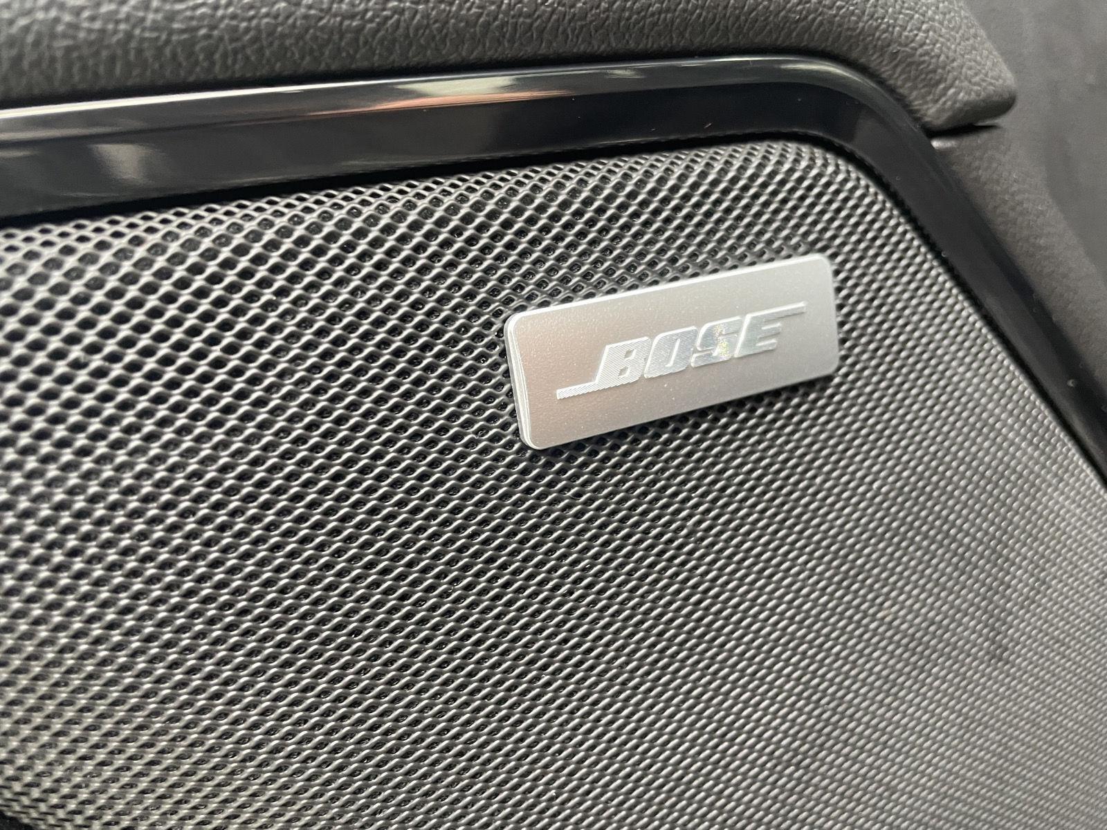Vehicle photo 14