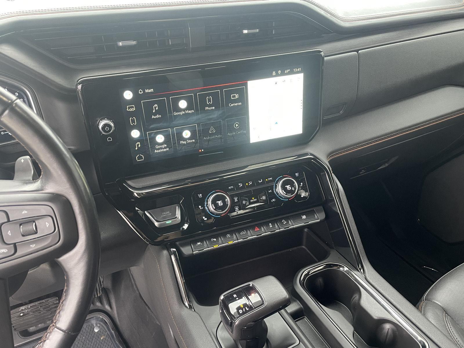 Vehicle photo 15