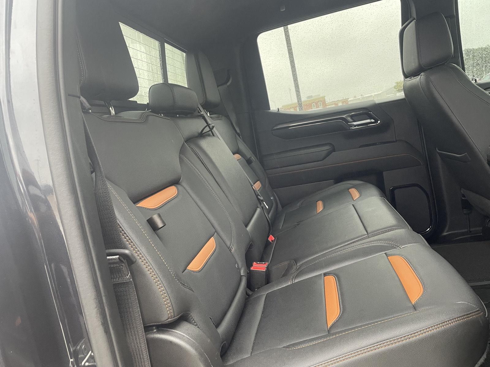 Vehicle photo 21