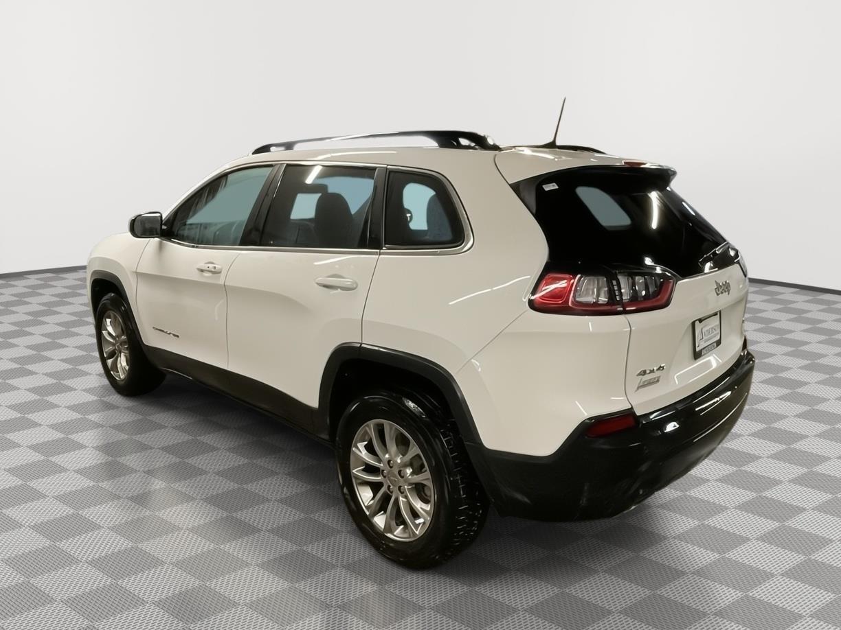 Vehicle photo 4