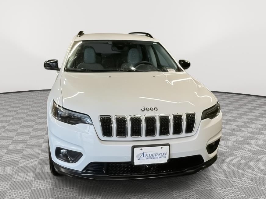 Vehicle photo 8